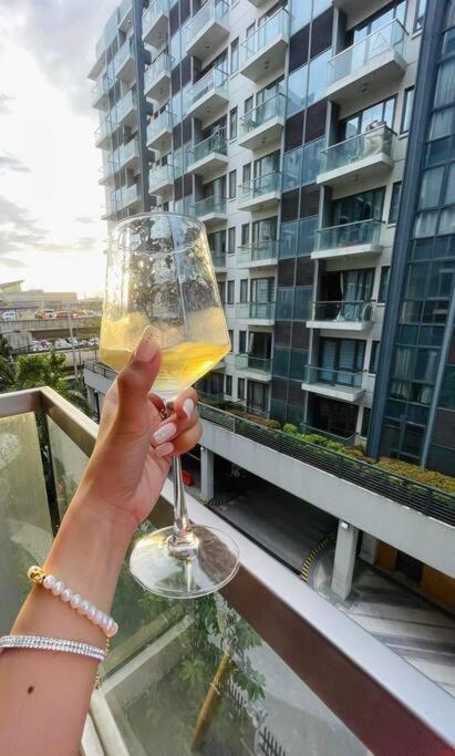 Lovely Unit With Free Wi-Fi & Netflix I Across Naia T3 Airport Маніла Екстер'єр фото